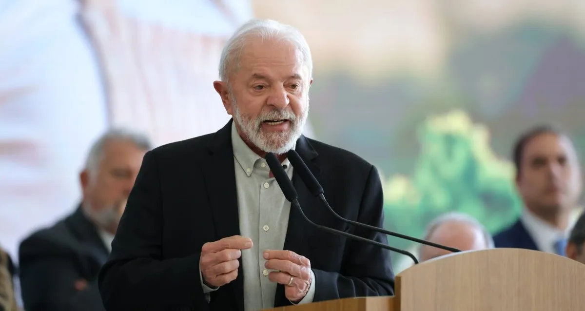 Lula diz tratar com ‘muita seriedade’ caso sobre Lulinha e afirma: ‘Investigue-se’