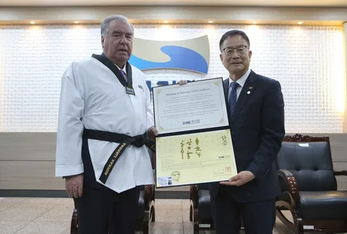 라흐몬 타지키스탄 대통령, 국기원서 명예 9단증 받아