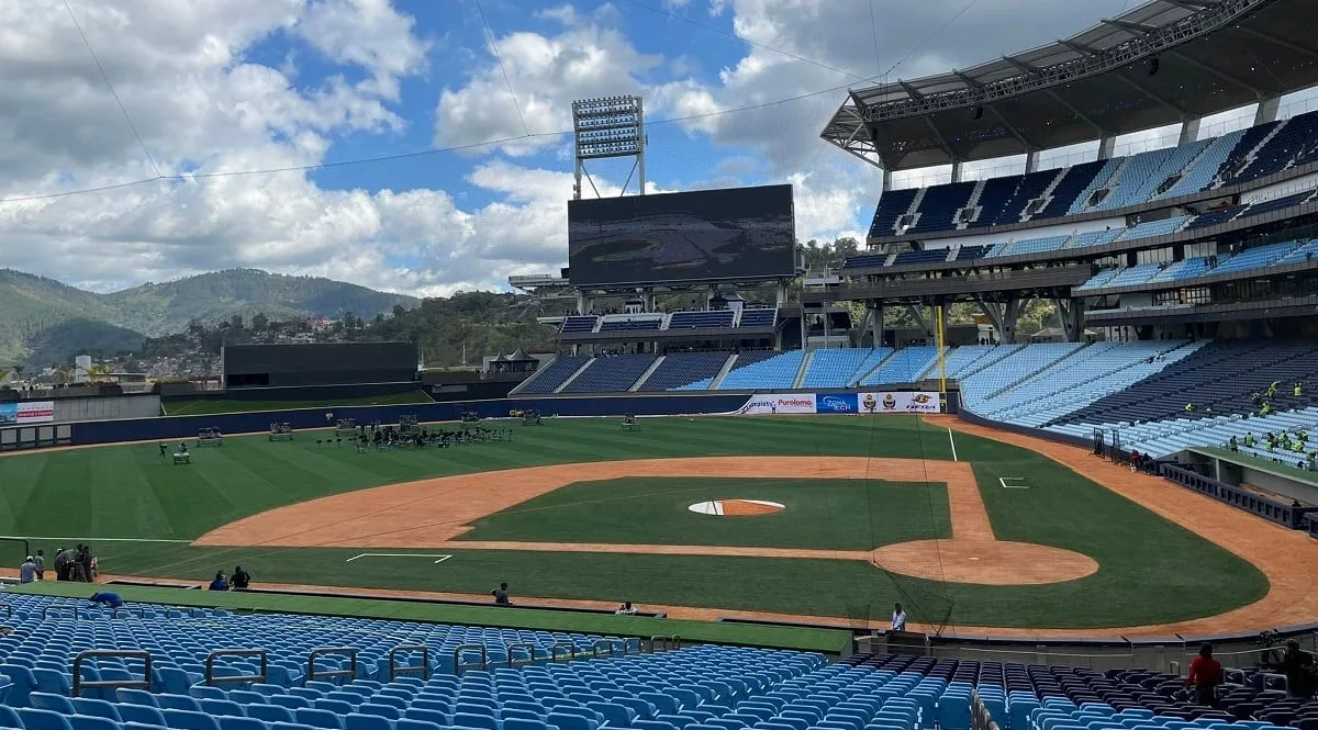 Habilitarán espacios en el Estadio Monumental de Caracas para reubicar a damnificados por los terremotos