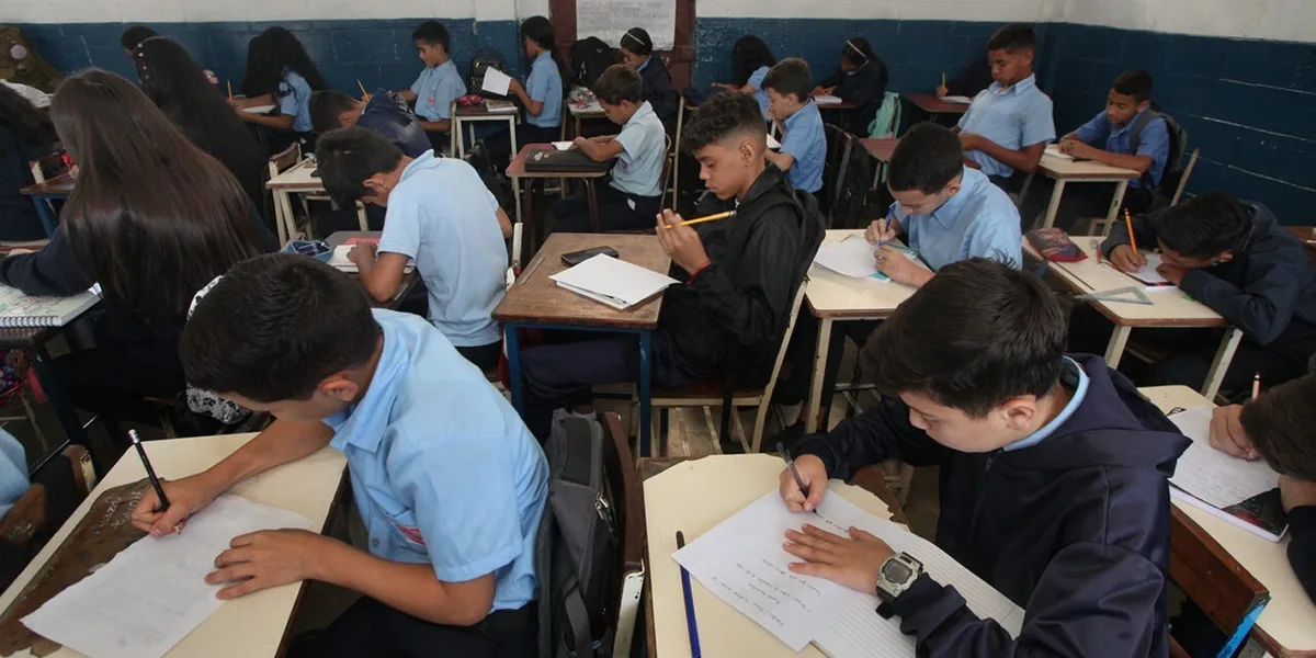 Consenso Educativo advierte sobre las graves fallas en la formación de bachilleres en Venezuela