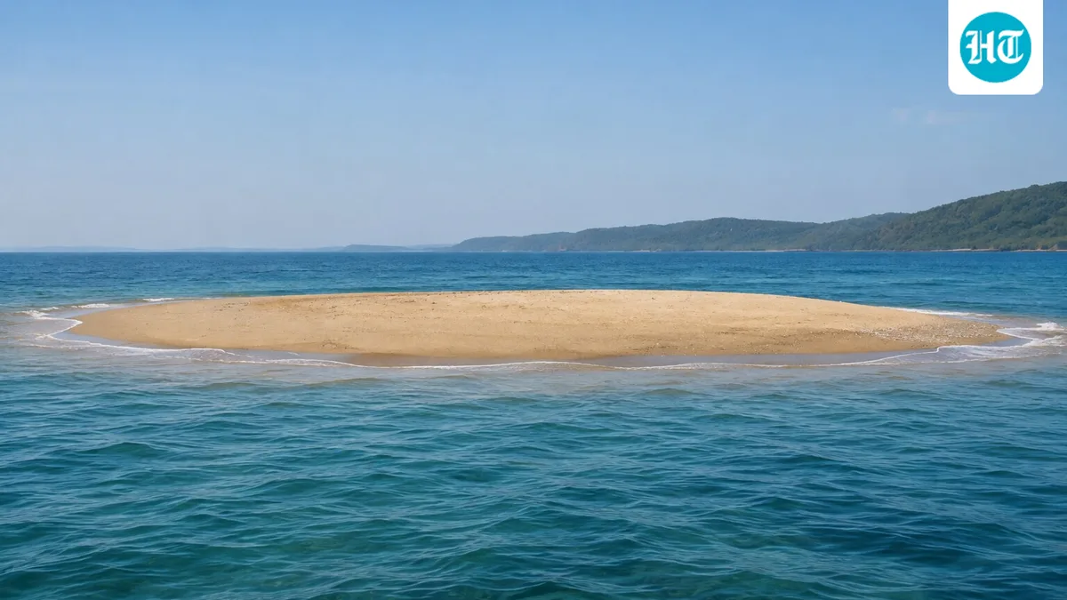 This Maharashtra island, popular among tourists, appears for just 30 minutes a day