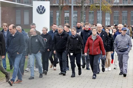 ‘Terrible communication’ by VW board leaves workers frightened