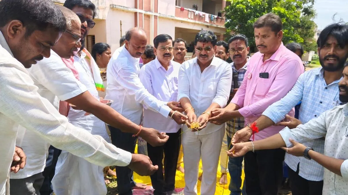 Businessman honours late wife by building library at her alma mater