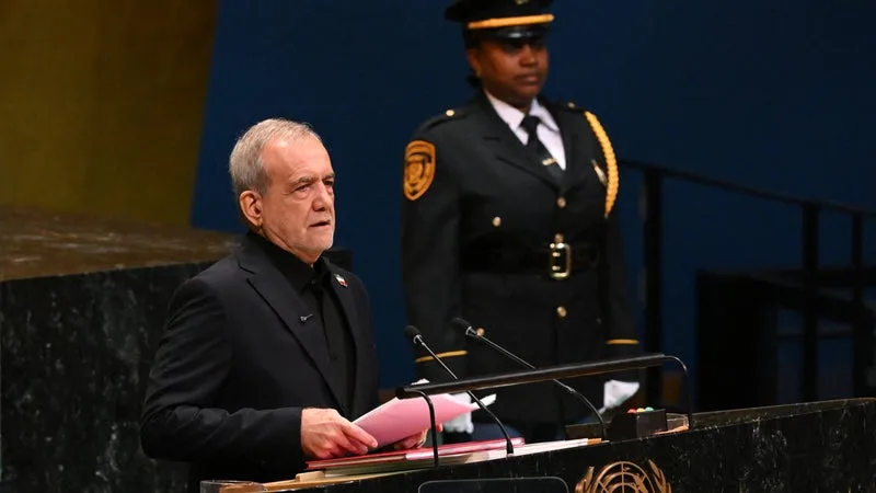"Nous avons été victime du terrorisme": à l'ONU, le président iranien Massoud Pezeshkian assure que son pays n'a fait que se "défendre"