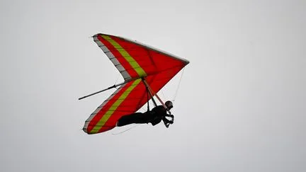 Coupe Icare 2026 : un pilote et sa passagère sont morts dans un accident de deltaplane, les vols de la journée sont "suspendus"