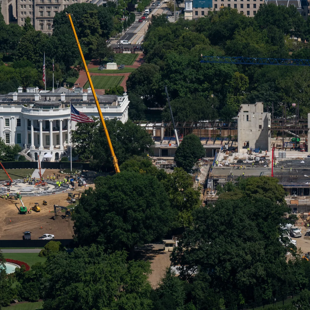 Chief Justice Allows White House Ballroom Construction, for Now