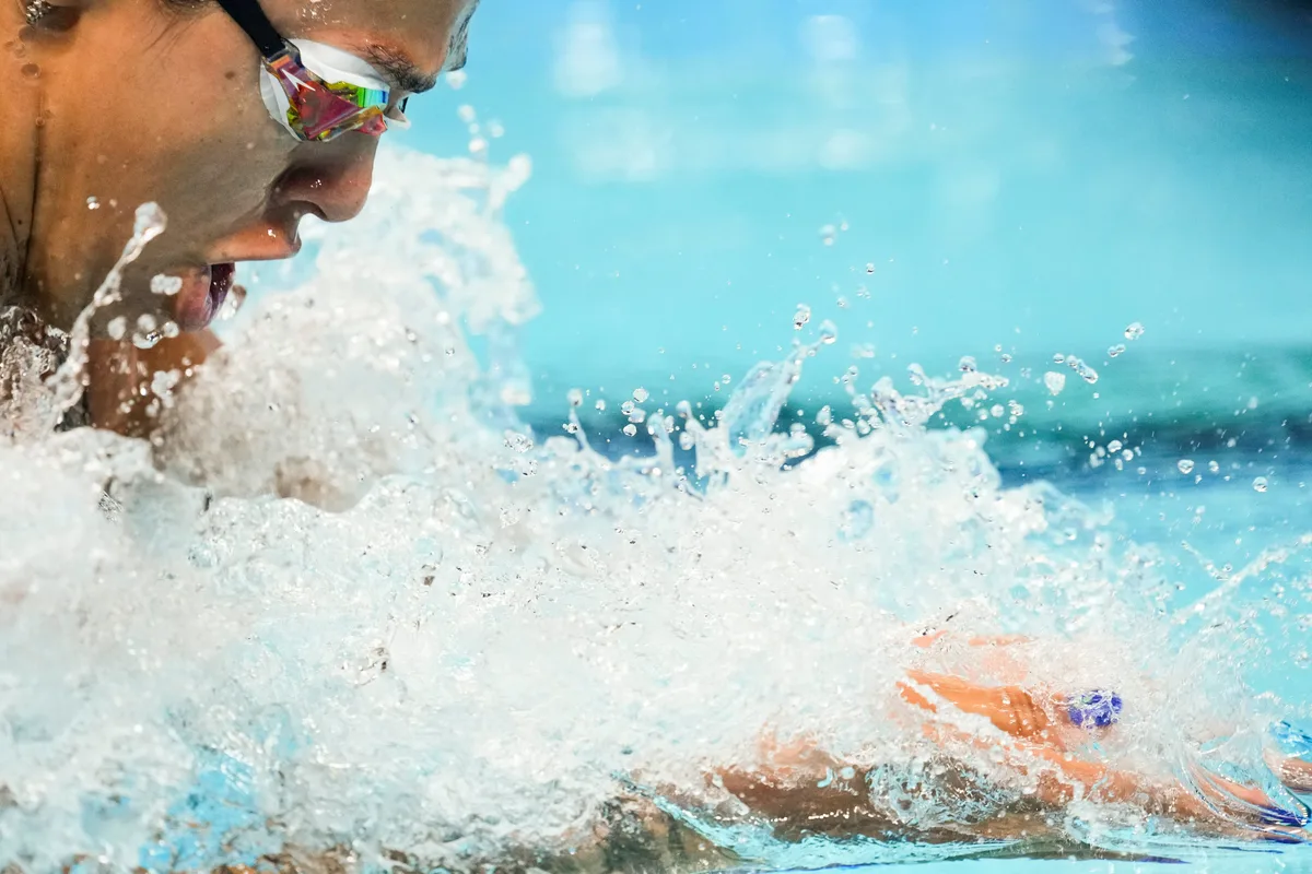 Macarena Ceballos puso a la natación argentina en lo más alto y se llevó el oro en su especialidad: los 100m pecho