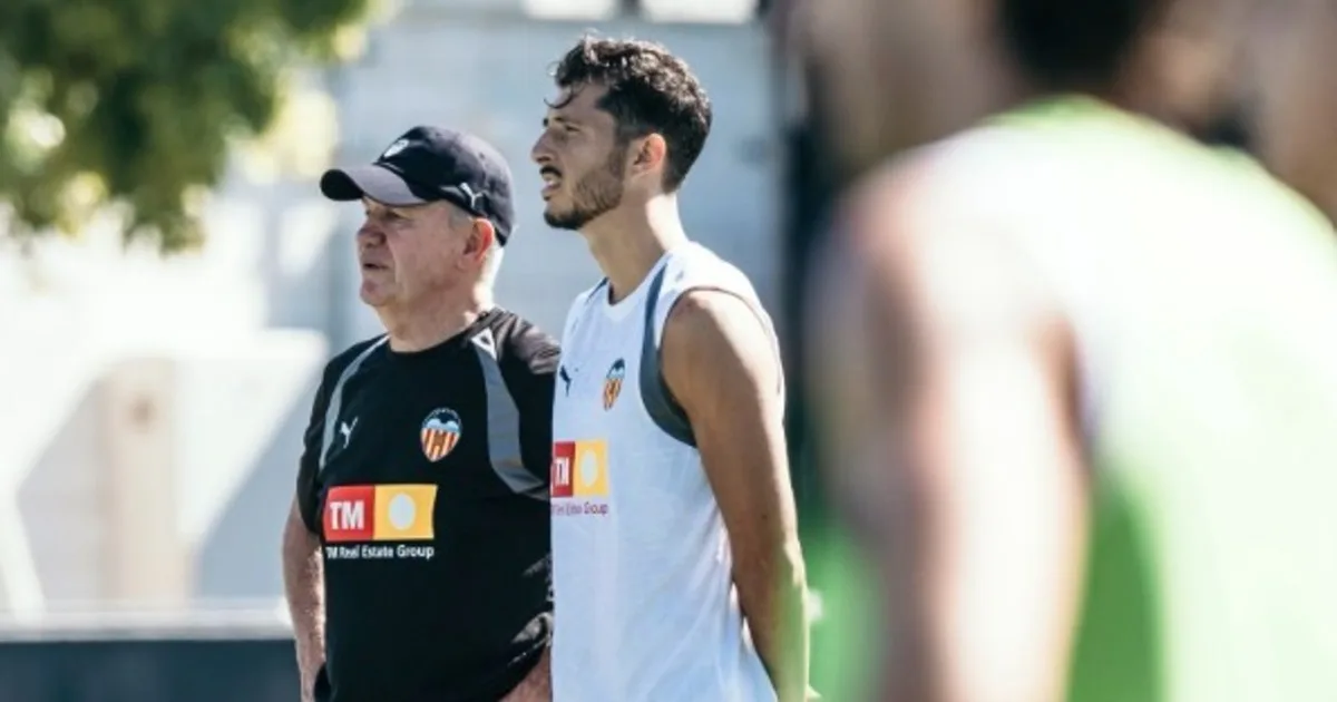El Vasco Aguirre: casi se retira post Mundial y asumió en Valencia