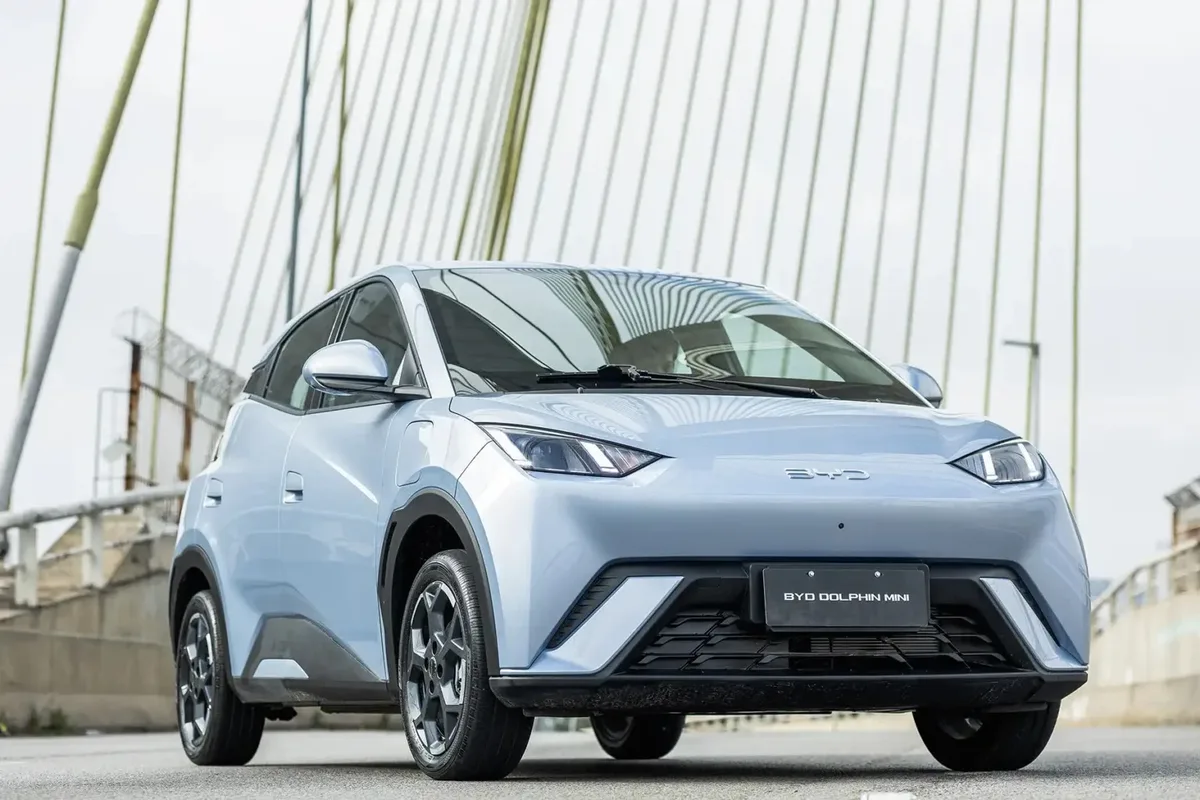 BYD lança Dolphin Mini 2027 com novos preços e mudanças estéticas