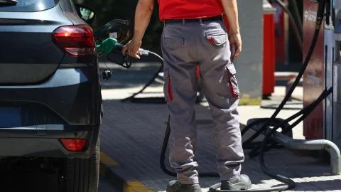 La inflación confirmada del 4,9% mantiene la bonificación de la gasolina y el diésel