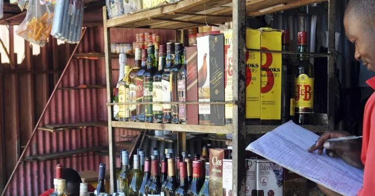 Nigéria. 48 mortos após consumirem bebida com metanol
