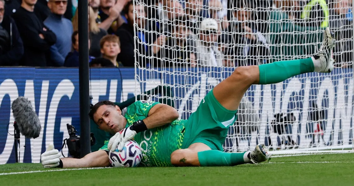 Dibu Martínez fue clave en la goleada del Chelsea: dos atajadas decisivas y un triunfo para meterse en zona de copas