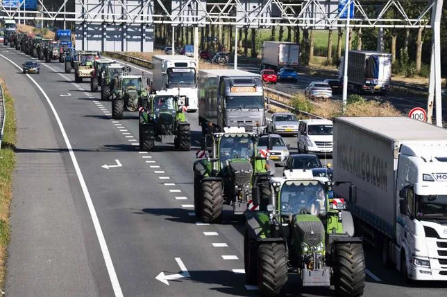 Aux Pays-Bas, un blocage d’autoroute par des agriculteurs entraîne deux morts