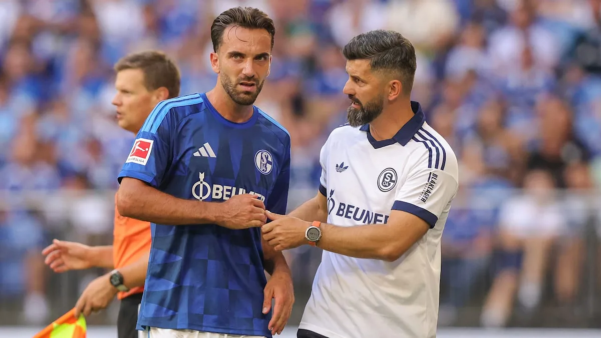 Schiefe Schrift und falsche Nummern - Trikot-Theater auf Schalke!