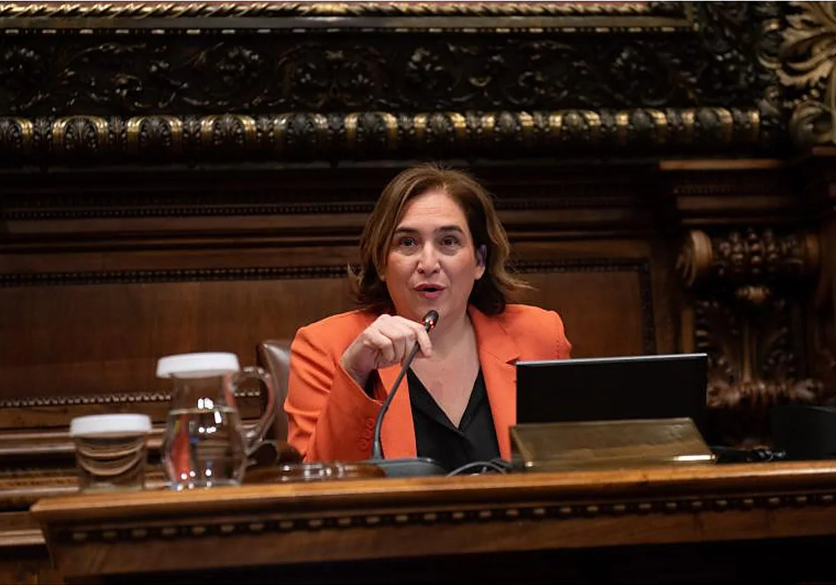 Colau se abre a volver a primera línea tras el paso de Irene Montero hacia las generales