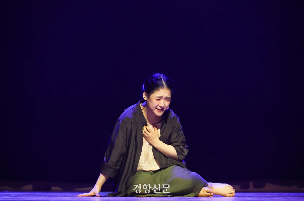 ‘I’d Give My Life for You’를 열창하는 고등부 노윤