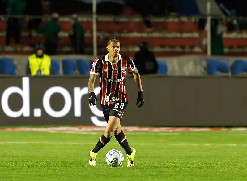 Reforços do São Paulo estreiam na Bolívia e aumentam concorrência por vagas no time