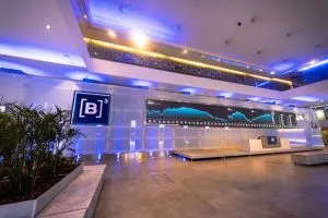 Ibovespa cai com foco sobre inflação ao produtor nos EUA, Galípolo e balanços
