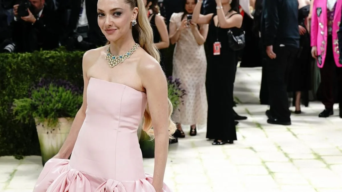 Amanda Seyfried says life is 'interesting' following Thomas Sadoski split