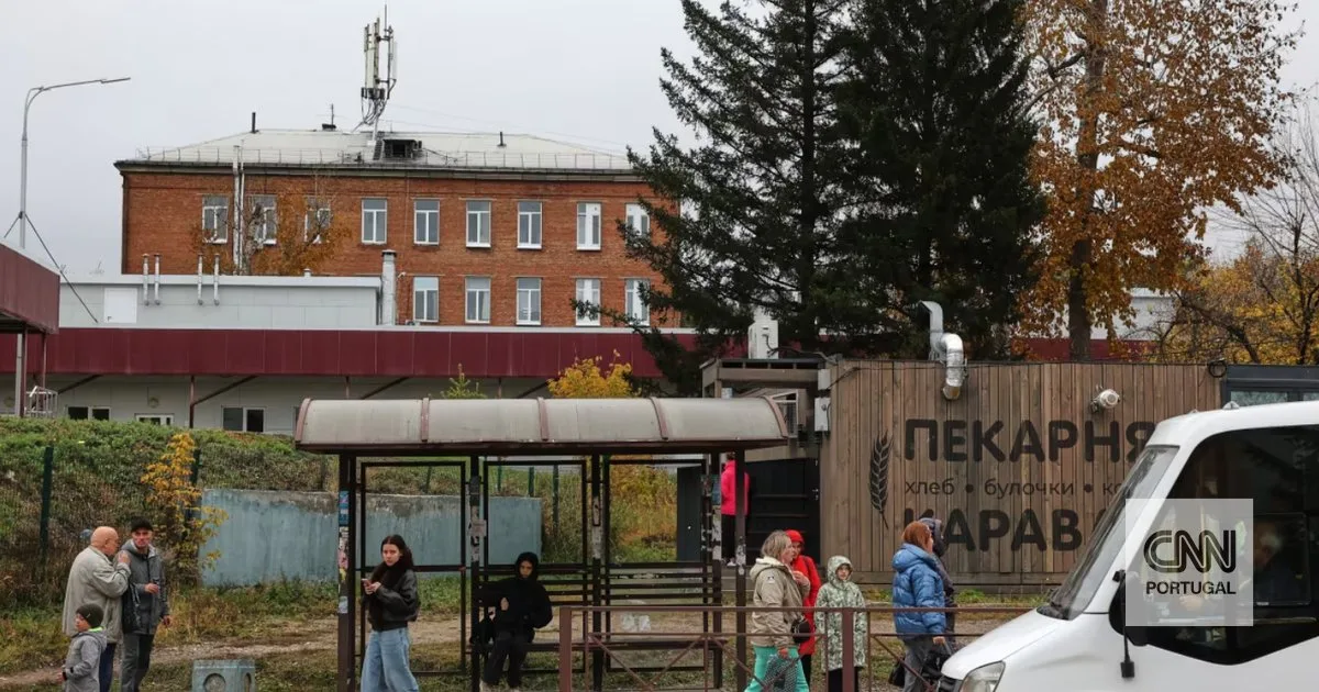 No centro do pânico da peste na Rússia, os residentes "não confiam" nas autoridades, mas têm poucas alternativas
