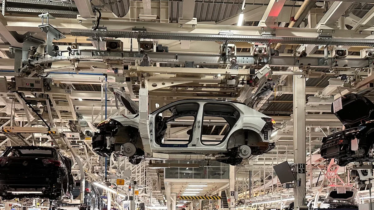 Produção automóvel volta a travar a fundo em setembro e já cai 10% no ano