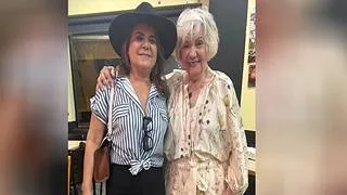 Mirla Castellanos y Rummy Olivo cantan "Venezuela" en España