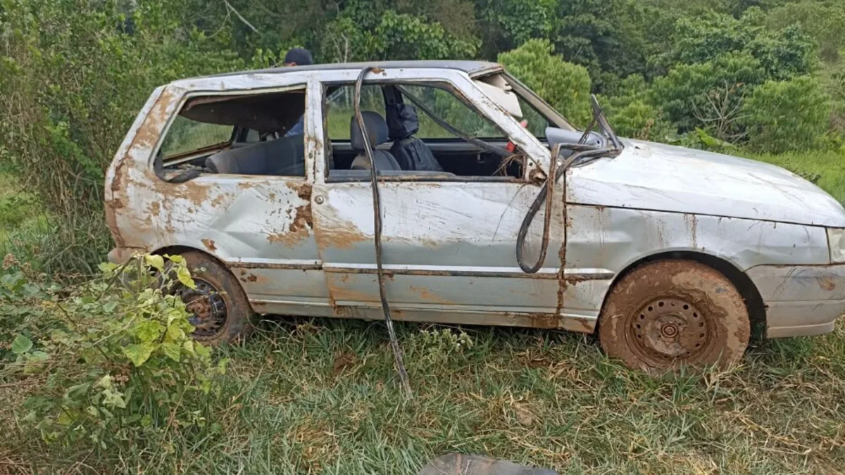 Três pessoas da mesma família morrem após carro afundar em represa em RO