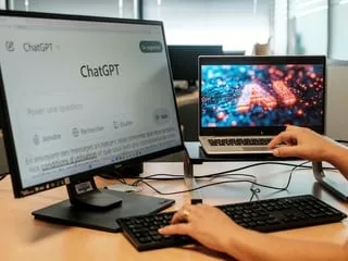 ChatGPT lui donne un mauvais conseil : ce salarié a failli passer à côté de 50 000 € après un accident du travail