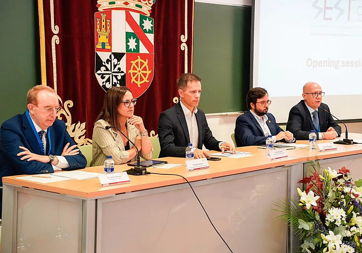 Más de 200 expertos analizan en Ciudad Real el futuro de la energía y las lecciones del apagón ibérico