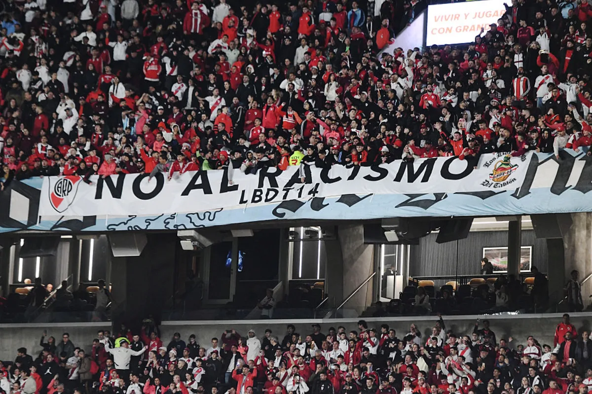 Torcedor do River Plate morre no estádio após eliminação na Sul-Americana