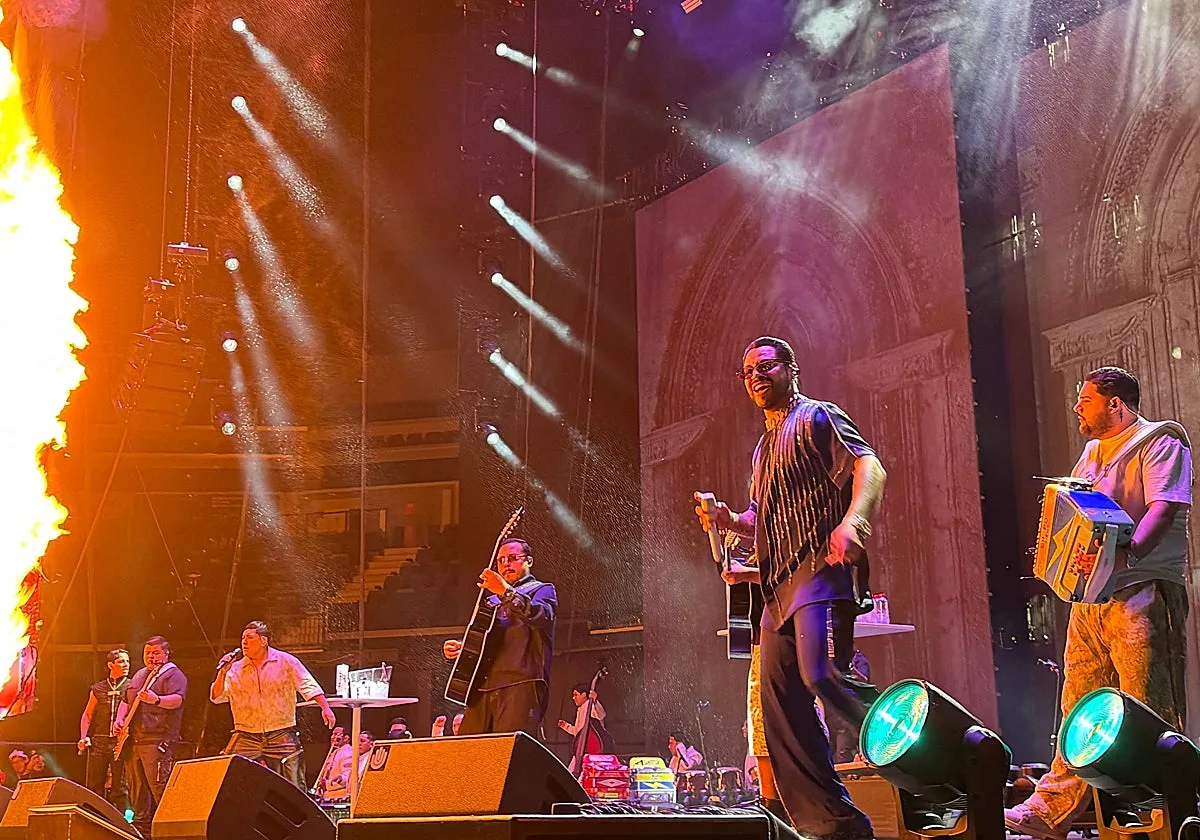 Grupo Firme orquesta una celebración de la música regional mexicana en Roig Arena