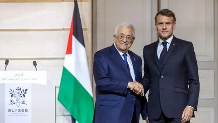 La France appelle les dirigeants palestiniens à "revenir sur leur décision" de reporter les élections législatives d'un an