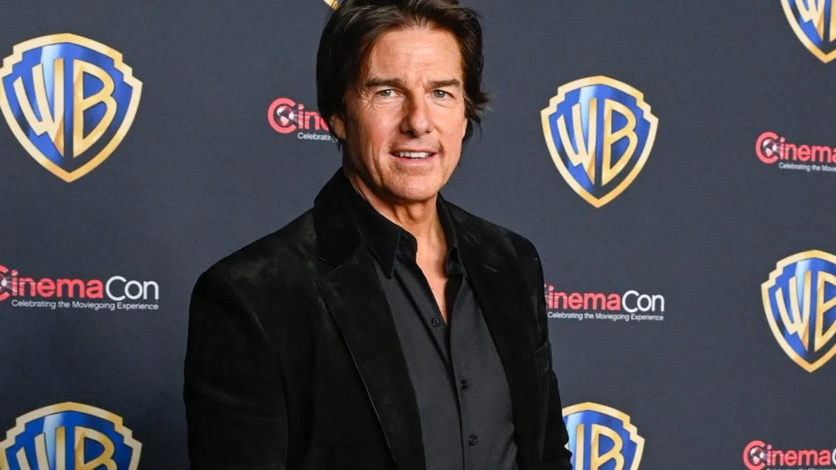 Tom Cruise gets six-minute applause as he continues to debate AI's effect on Hollywood