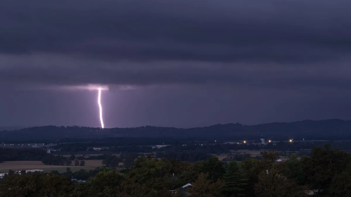 La vigilance orange aux orages étendue à la Corse, 20 départements concernés au total