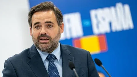 El PSOE retrata el modelo de vivienda del PP de Paco Nuñez: "Solo apoya a los fondos buitre y más desahucios"