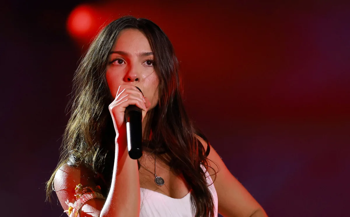 “Es difícil y triste, ojalá pudiera tener 23 años y vivir con normalidad”: Olivia Rodrigo reveló cómo afecta la fama a su privacidad