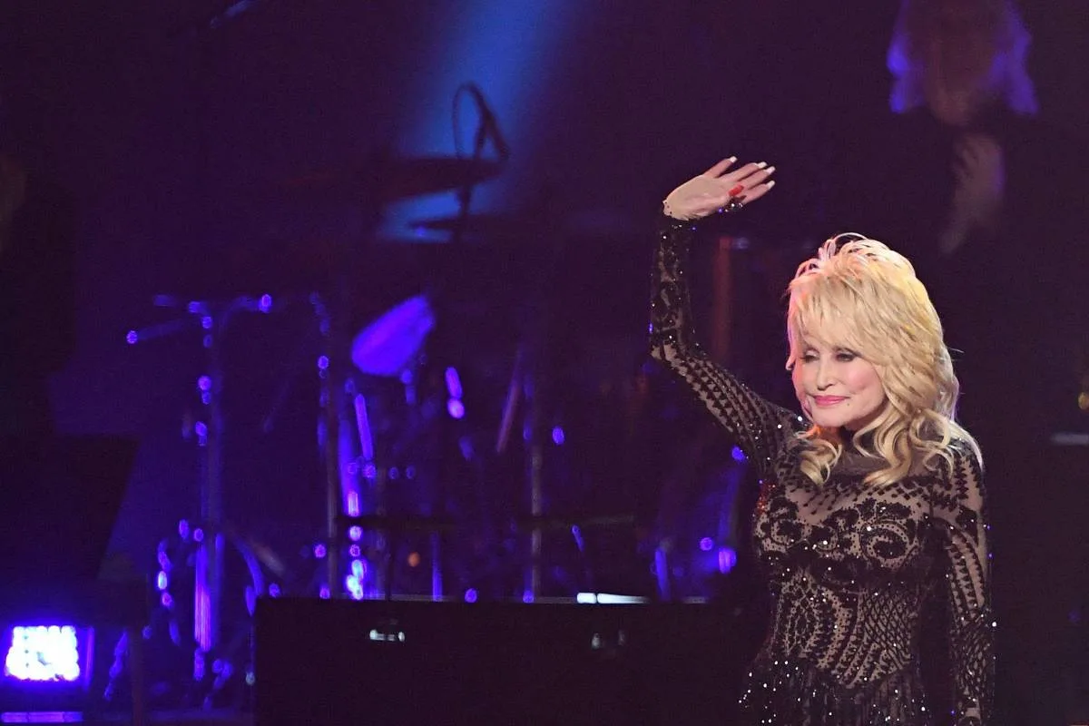 Relembre músicas de Dolly Parton, autora de 'Jolene' morta aos 80 anos
