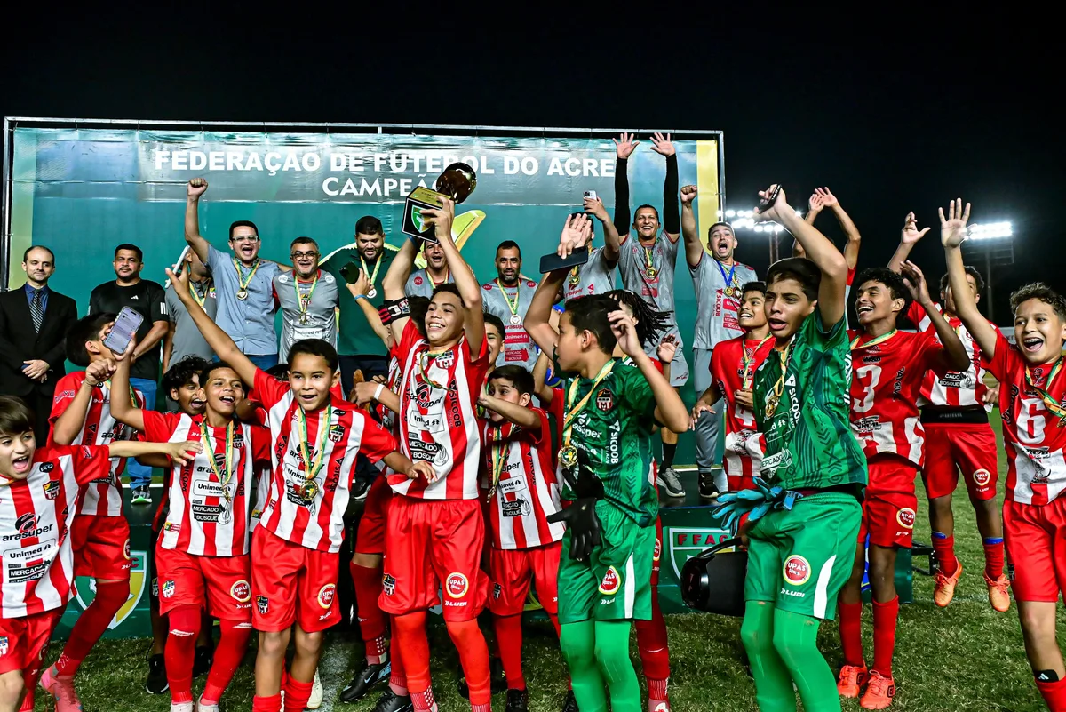 Santa Cruz-AC supera Furacão do Norte e é tetracampeão invicto do Acreano Sub-13