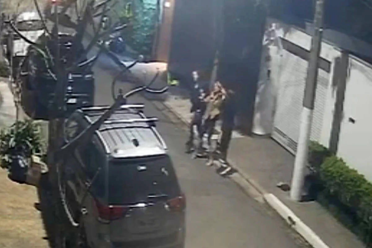 Segurança que testemunhou agressão a dentista deveria ter acionado a polícia, dizem especialistas
