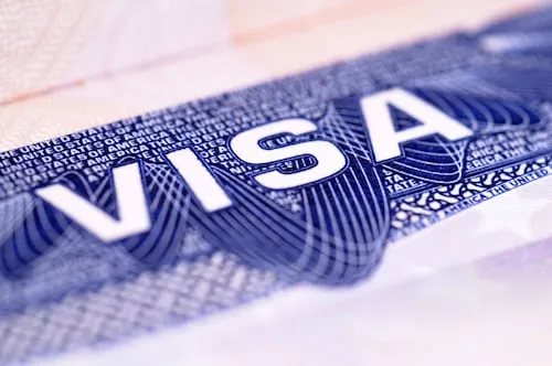 Trump anuncia nueva tarifa de 100 mil dólares para programa de visas H-1B; es para trabajadores altamente calificados