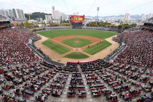 프로야구 KIA, 시즌 최다 관중 127만8천888명…7개 구단 신기록