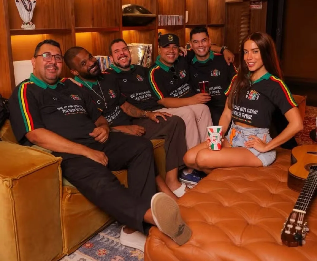 Anitta faz parceria com Arlindinho para disputar samba na Grande Rio