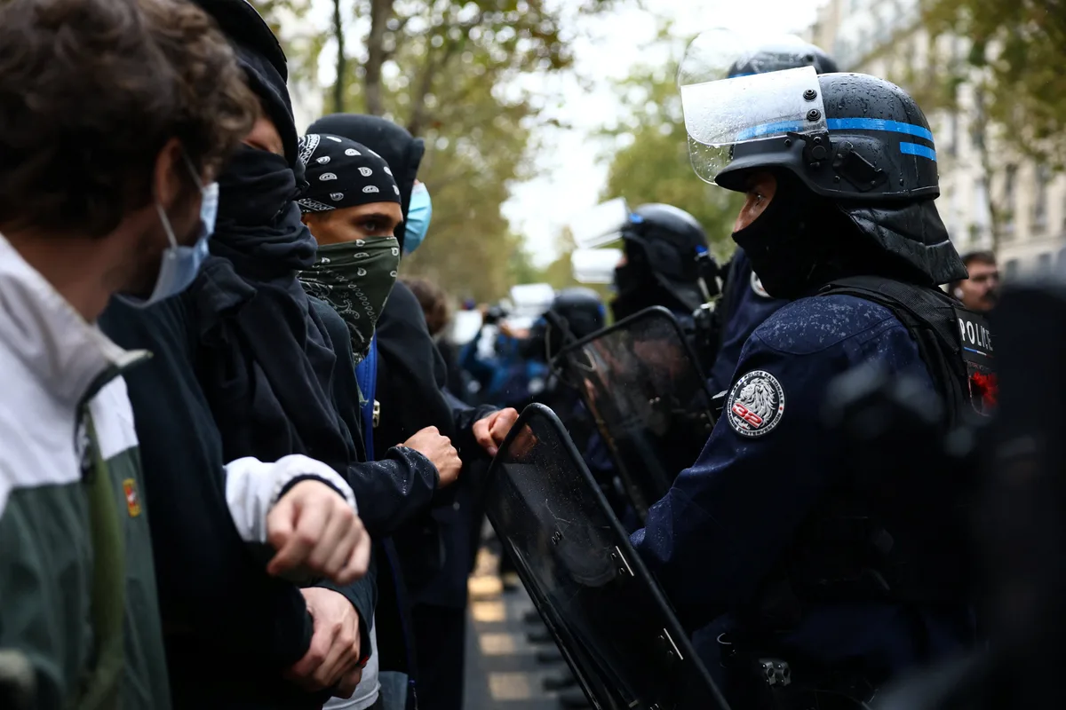 Le gouvernement Lecornu face à "un automne de mécontentement" : la crise des lycées vue par la presse étrangère