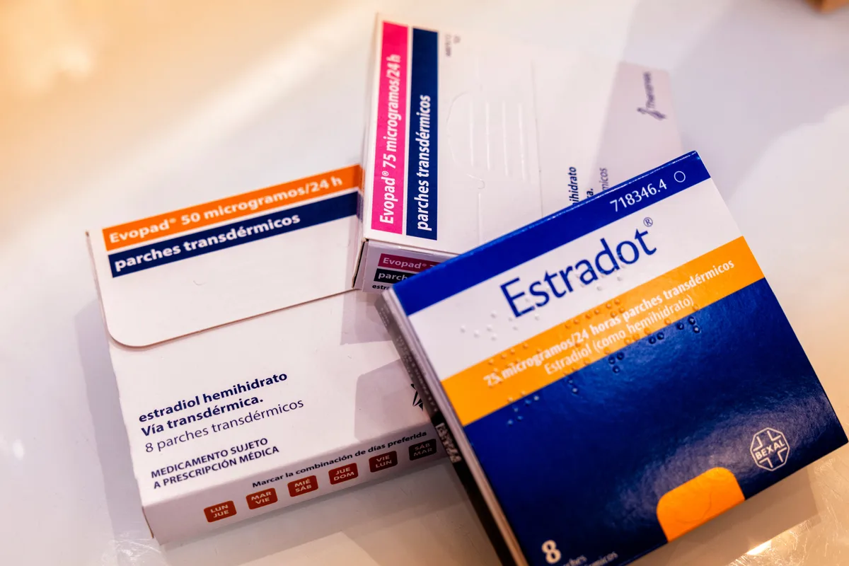 Ganancias millonarias y subidas de precio: las farmacéuticas hacen caja en plena escasez de las hormonas para la menopausia