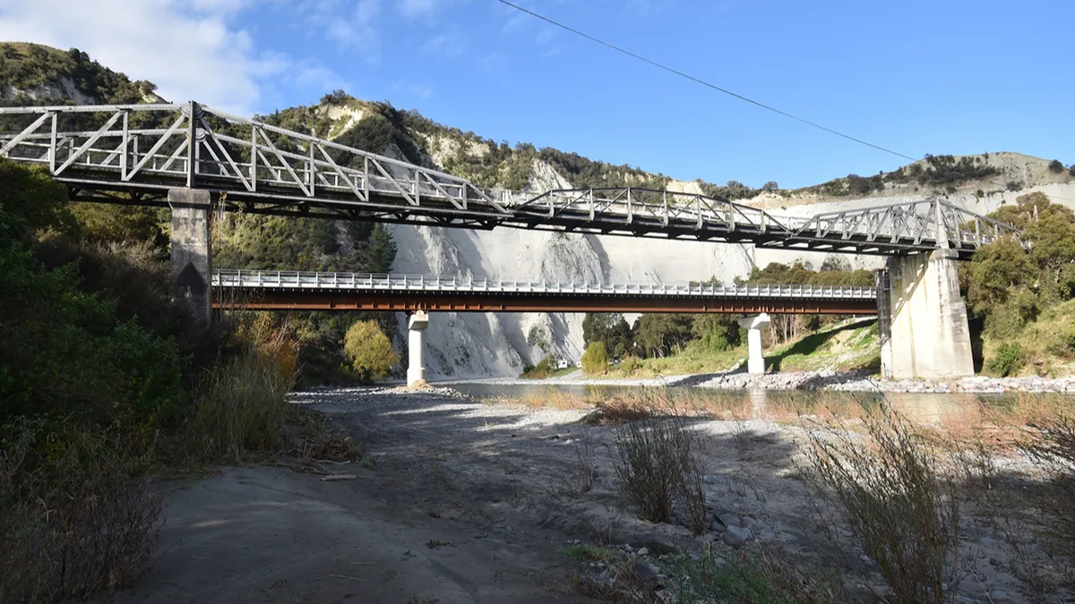 New Zealand’s 1904 bridge survived replacement and became a historic landmark