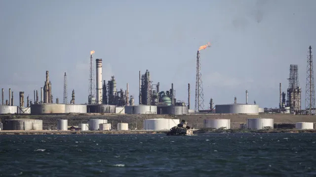 EUA negoceiam com Venezuela participação em campos petrolíferos