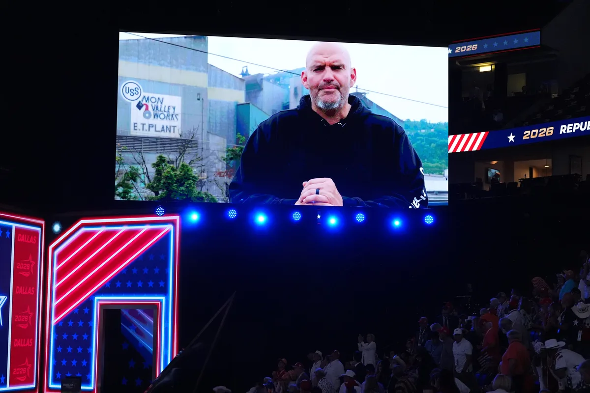John Fetterman, el senador 'demócrata' que alarma a sus colaboradores y conmociona la política animando a Trump en su convención