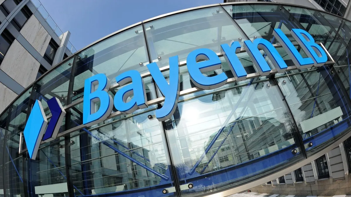 Banken: BayernLB verdient wieder mehr