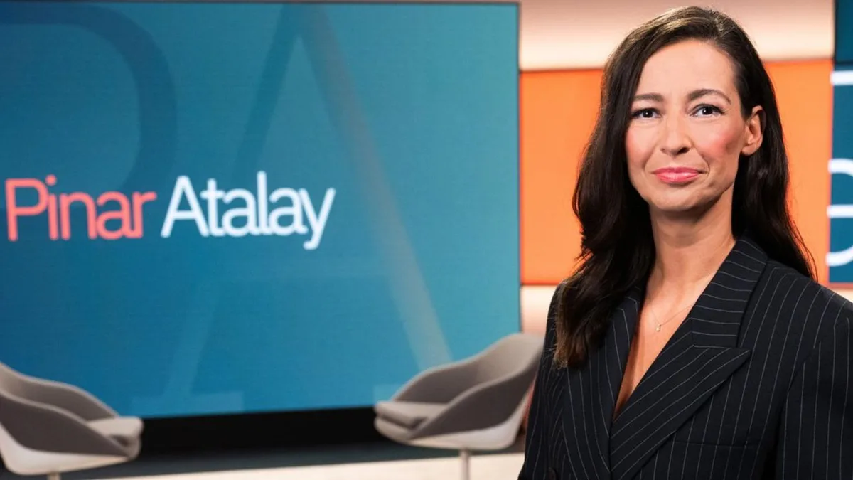 Pinar Atalay: Sie präsentiert ihren Talk mit Bänderriss