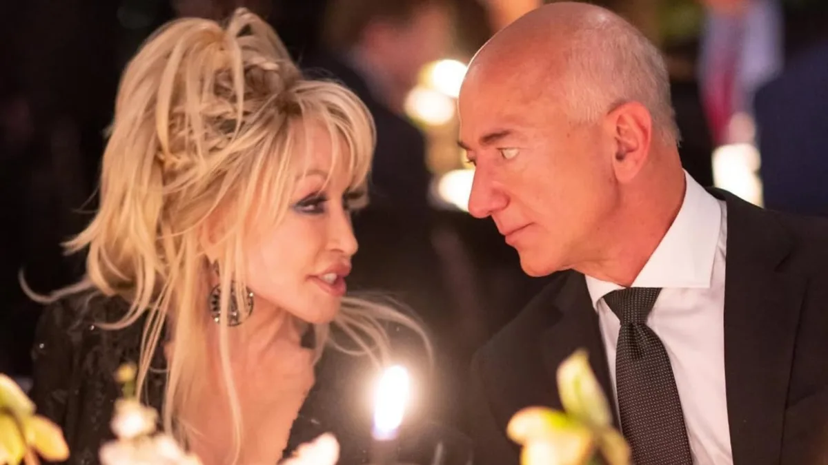 Jeff Bezos despide a Dolly Parton con emotivo mensaje: “Nos mostró lo que significa llevar con amor”